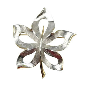 Textured Brushed Leaf Openwork Brooch Pin Silver and Gold Tone Vintage (H)
